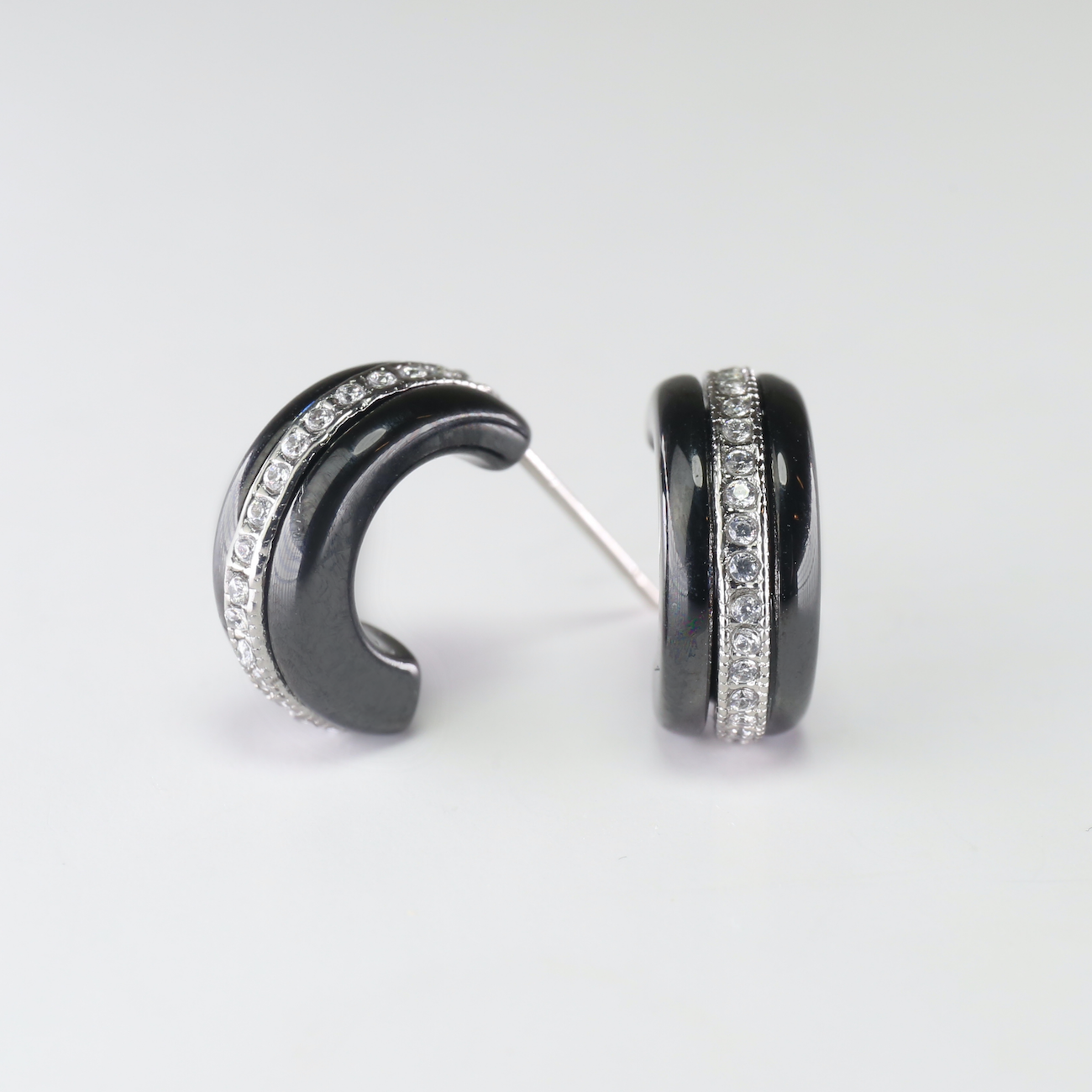 Náušnice černá keramika - bílé zlato, diamanty