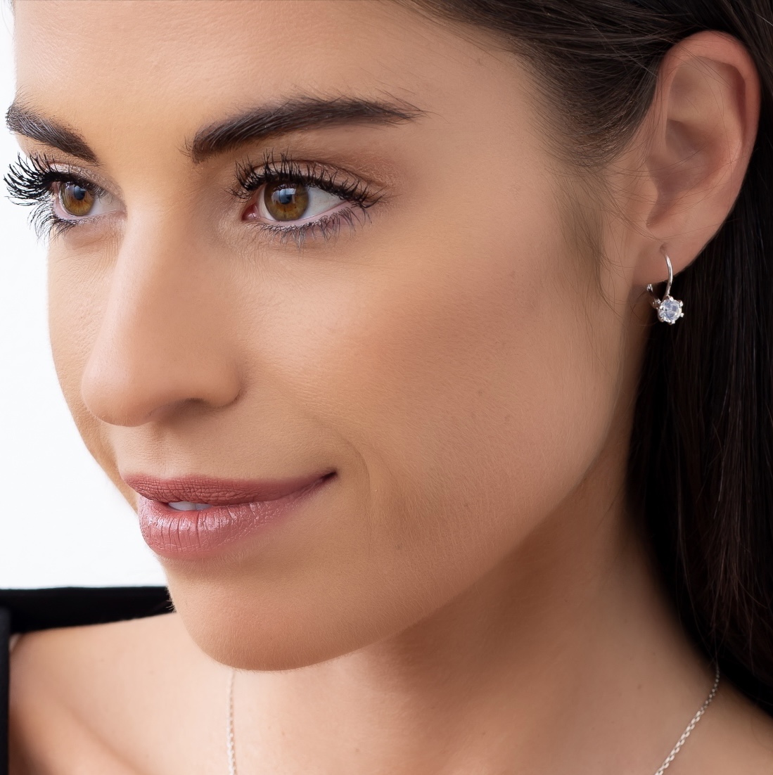 Náušnice se slovenským opálem - bílé zlato