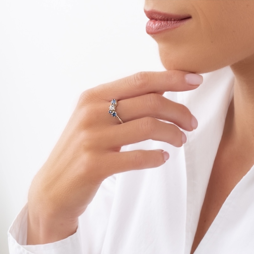 Prsten Symfonie - bílé zlato, safíry, slovenský opál