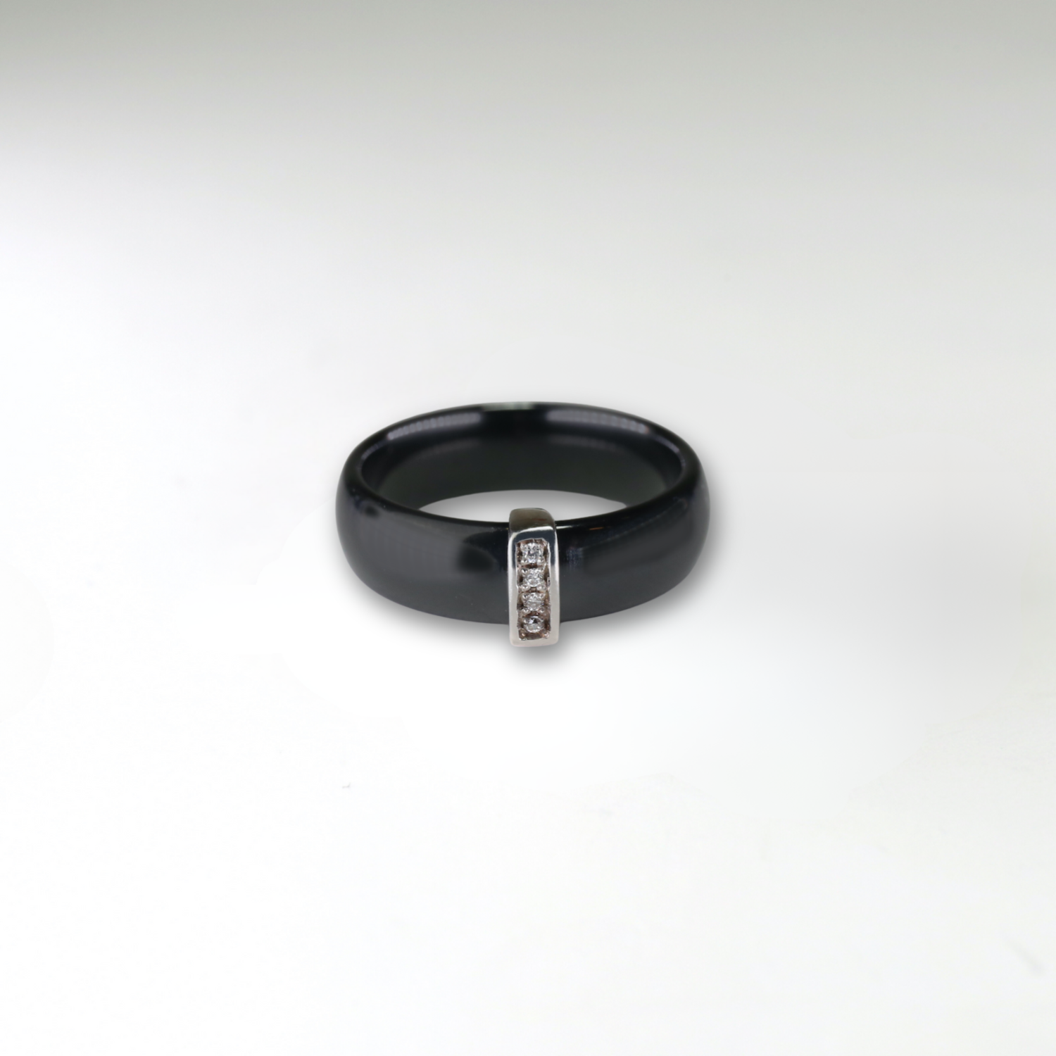 Kara I. černá keramika - bílé zlato, diamanty