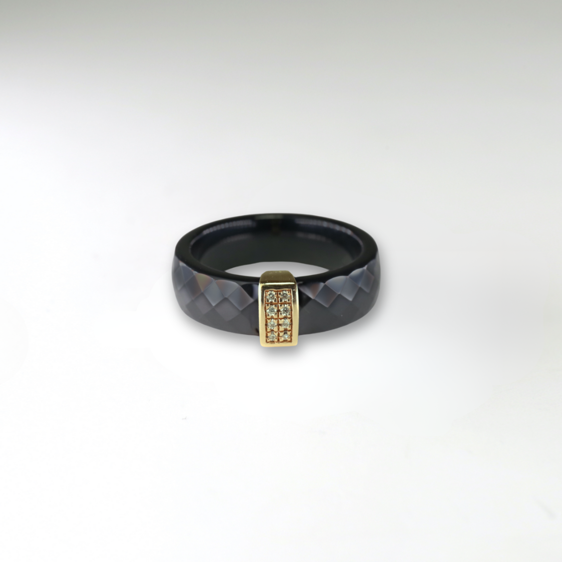 Kara II. černá keramika - žluté zlato, diamanty